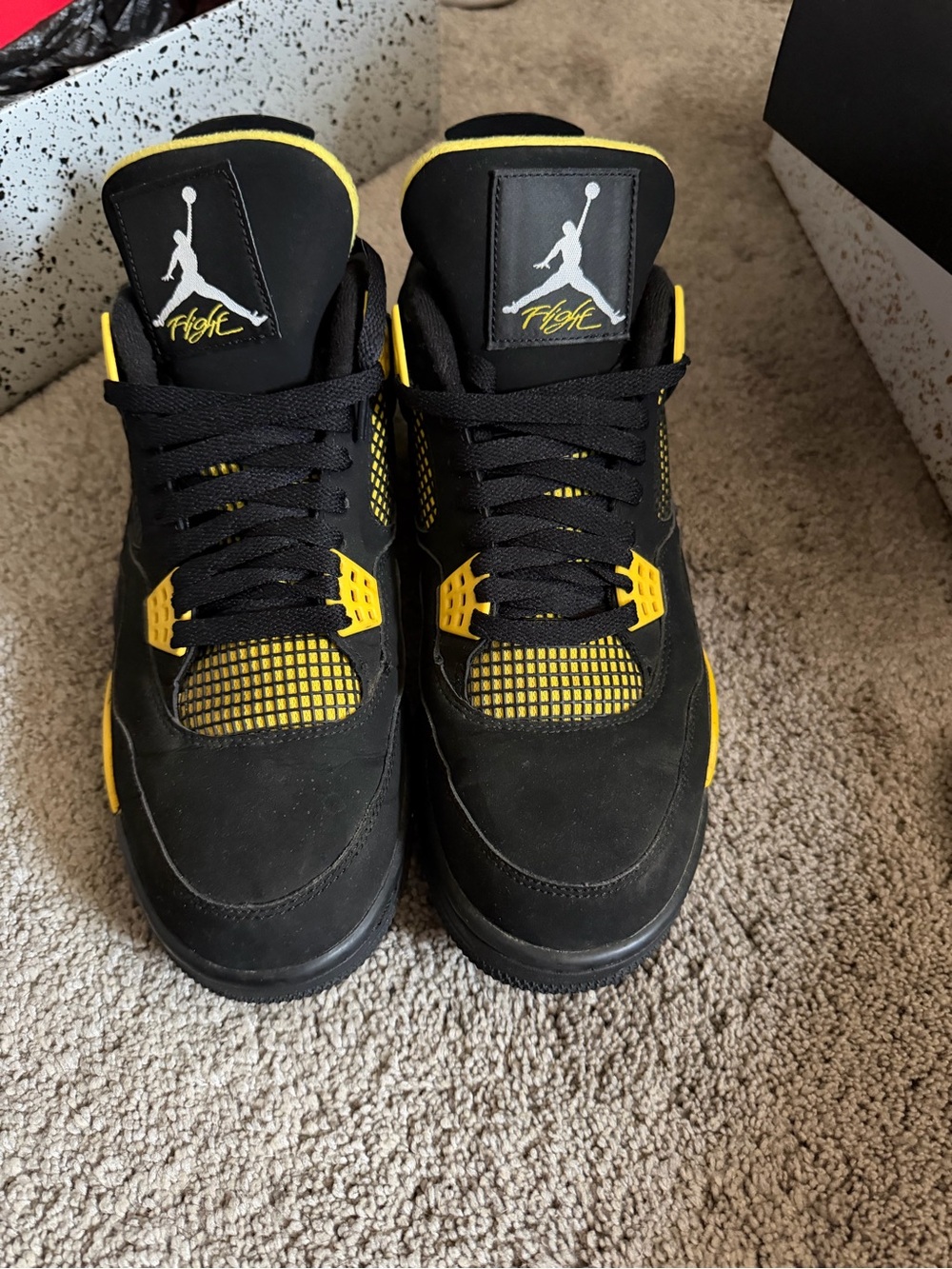 Jordan 4-Thunder